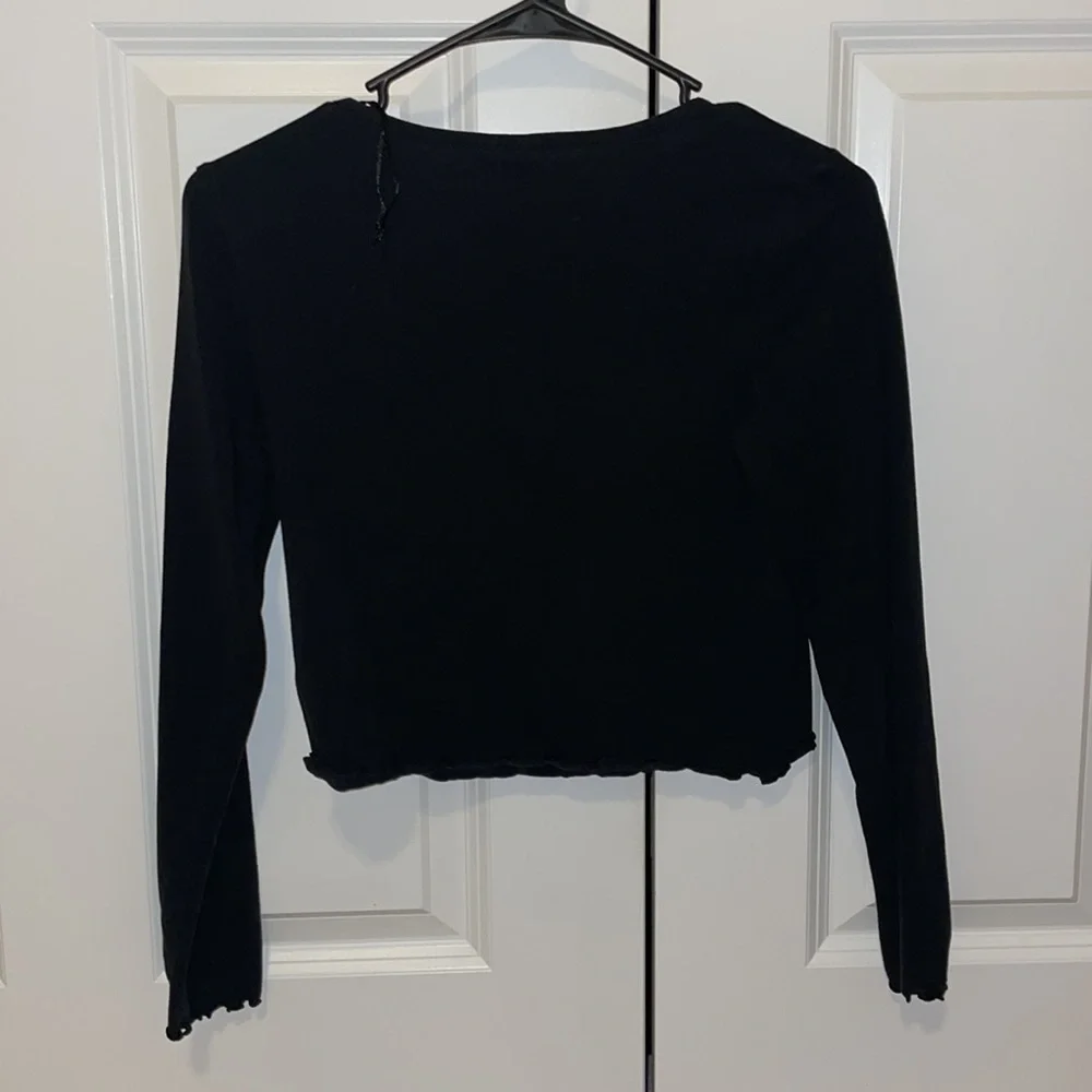 H&M ruffled top - Picture 2 of 2